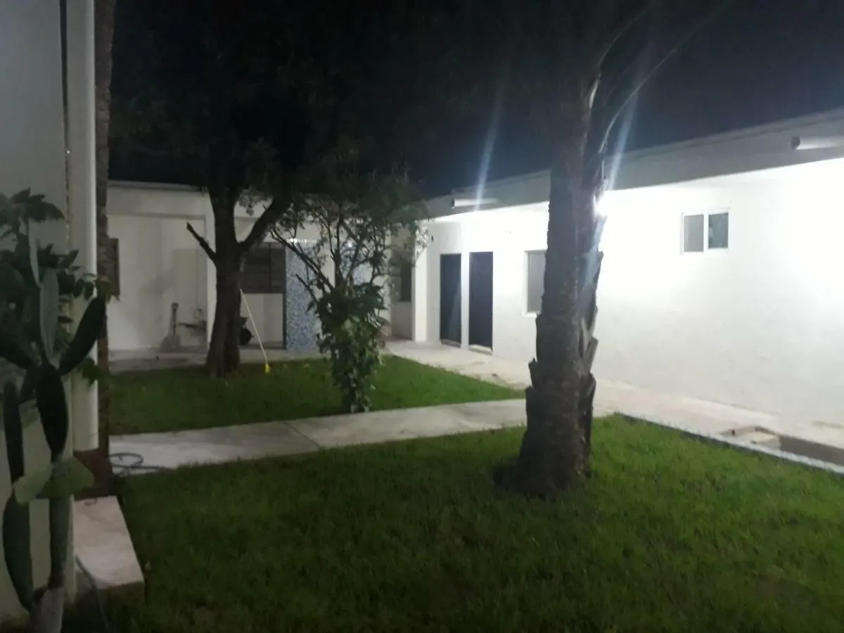 קוזומל Bea Rooms And Studios 0*,